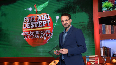 Andrei Aradits înlocuit la Antena 1 Ce vedetă îi ia locul în emisiunea Ești mai deștept decât un copil de clasa a V-a